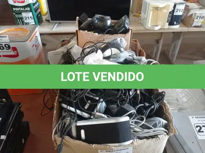 LOTE 271 - 01 LOTE COM GRANDE QUANTIDADE DE CABOS E PERIFÉRICOS DE INFORMÁTICA DIVERSOS. (NO ESTADO) ATENÇÃO! FAZER A VISITAÇÃO ANTES DE ARREMATAR, NÃO SABEMOS SE FUNCIONA. LEILÃO NÃO TEM GARANTIA E NEM DEVOLUÇÃO, SUJEITO A POSSÍVEIS AVARIAS VISÍVEIS/OCULTAS E/OU AUSÊNCIA DE COMPONENTES.