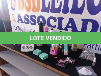 LOTE 139 - 40 – COSMÉTICOS VARIADOS  (APROXIMADAMENTE)(NO ESTADO, NÃO SABEMOS SE FUNCIONA. LEILÃO NÃO TEM GARANTIA E NEM DEVOLUÇÃO, SUJEITO A POSSÍVEIS AVARIAS VISÍVEIS/OCULTAS E/OU AUSÊNCIA DE COMPONENTES)