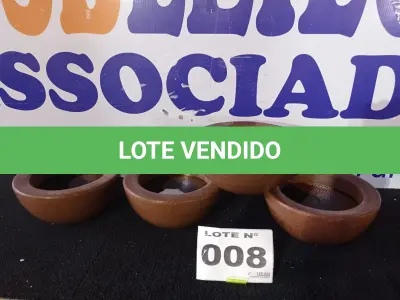 LOTE 008 - 04 - VASOS DE PLANTAS (NO ESTADO, NÃO SABEMOS SE FUNCIONA. LEILÃO NÃO TEM GARANTIA E NEM DEVOLUÇÃO, SUJEITO A POSSÍVEIS AVARIAS VISÍVEIS/OCULTAS E/OU AUSÊNCIA DE COMPONENTES)
