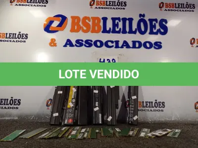 LOTE 439 - 01 LOTE COM VÁRIAS BATERIAS DE NOTEBOOK E MEMORIAS PARA PC MARCAS E MODELOS DIVERSOS. (NO ESTADO) ATENÇÃO! FAZER A VISITAÇÃO ANTES DE ARREMATAR, NÃO SABEMOS SE FUNCIONA. LEILÃO NÃO TEM GARANTIA E NEM DEVOLUÇÃO, SUJEITO A POSSÍVEIS AVARIAS VISÍVEIS/OCULTAS E/OU AUSÊNCIA DE COMPONENTES.