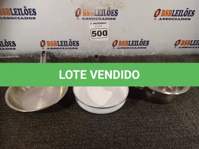 LOTE 500 - 02 FRIGIDEIRAS E 01 PANELA SEM TAMPA. (NO ESTADO) ATENÇÃO! FAZER A VISITAÇÃO ANTES DE ARREMATAR, NÃO SABEMOS SE FUNCIONA. LEILÃO NÃO TEM GARANTIA E NEM DEVOLUÇÃO, SUJEITO A POSSÍVEIS AVARIAS VISÍVEIS/OCULTAS E/OU AUSÊNCIA DE COMPONENTES.