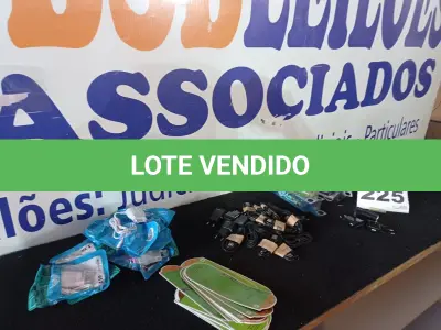 LOTE 225 - 120 - ITENS PARA CELULARES DIVERSOS (APROXIMADAMENTE) (NO ESTADO, NÃO SABEMOS SE FUNCIONA. LEILÃO NÃO TEM GARANTIA E NEM DEVOLUÇÃO, SUJEITO A POSSÍVEIS AVARIAS VISÍVEIS/OCULTAS E/OU AUSÊNCIA DE COMPONENTES)