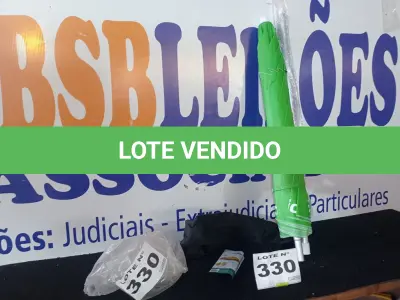 LOTE 330 - 01 - GUARDA SOL 1.60 ALUMÍNIO (NO ESTADO, NÃO SABEMOS SE FUNCIONA. LEILÃO NÃO TEM GARANTIA E NEM DEVOLUÇÃO, SUJEITO A POSSÍVEIS AVARIAS VISÍVEIS/OCULTAS E/OU AUSÊNCIA DE COMPONENTES)