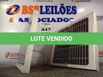 LOTE 447 - 02 PAINÉIS SOLARES 18V 10W.  (NO ESTADO) ATENÇÃO! FAZER A VISITAÇÃO ANTES DE ARREMATAR, NÃO SABEMOS SE FUNCIONA. LEILÃO NÃO TEM GARANTIA E NEM DEVOLUÇÃO, SUJEITO A POSSÍVEIS AVARIAS VISÍVEIS/OCULTAS E/OU AUSÊNCIA DE COMPONENTES.