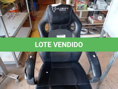 LOTE 469 - 01 CADEIRA GAMER. (NO ESTADO) ATENÇÃO! FAZER A VISITAÇÃO ANTES DE ARREMATAR, NÃO SABEMOS SE FUNCIONA. LEILÃO NÃO TEM GARANTIA E NEM DEVOLUÇÃO, SUJEITO A POSSÍVEIS AVARIAS VISÍVEIS/OCULTAS E/OU AUSÊNCIA DE COMPONENTES.