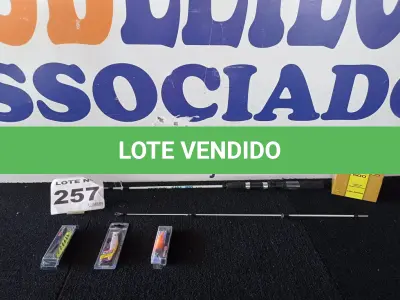 LOTE 257 - 05 - ITENS PARA PESCA DIVERSOS (NO ESTADO, NÃO SABEMOS SE FUNCIONA. LEILÃO NÃO TEM GARANTIA E NEM DEVOLUÇÃO, SUJEITO A POSSÍVEIS AVARIAS VISÍVEIS/OCULTAS E/OU AUSÊNCIA DE COMPONENTES)