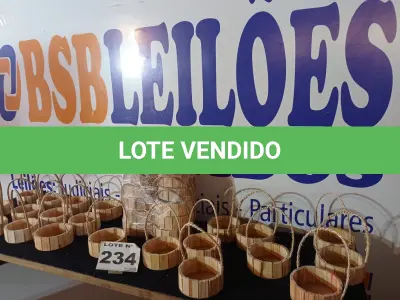 LOTE 234 - 36 – CESTAS DE MADEIRA  (APROXIMADAMENTE)(NO ESTADO, NÃO SABEMOS SE FUNCIONA. LEILÃO NÃO TEM GARANTIA E NEM DEVOLUÇÃO, SUJEITO A POSSÍVEIS AVARIAS VISÍVEIS/OCULTAS E/OU AUSÊNCIA DE COMPONENTES)