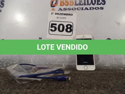 LOTE 508 - 01 CELULAR IPHONE SE. (NO ESTADO) ATENÇÃO! FAZER A VISITAÇÃO ANTES DE ARREMATAR, NÃO SABEMOS SE FUNCIONA. LEILÃO NÃO TEM GARANTIA E NEM DEVOLUÇÃO, SUJEITO A POSSÍVEIS AVARIAS VISÍVEIS/OCULTAS E/OU AUSÊNCIA DE COMPONENTES.