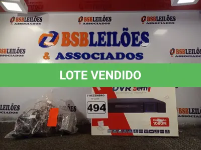 LOTE 494 - 01 DVR E 03 CÂMERAS DE SEGURANÇA. (NO ESTADO) ATENÇÃO! FAZER A VISITAÇÃO ANTES DE ARREMATAR, NÃO SABEMOS SE FUNCIONA. LEILÃO NÃO TEM GARANTIA E NEM DEVOLUÇÃO, SUJEITO A POSSÍVEIS AVARIAS VISÍVEIS/OCULTAS E/OU AUSÊNCIA DE COMPONENTES.
