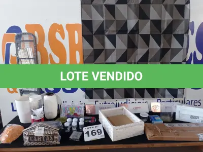LOTE 169 - 25 - UTENSÍLIOS DOMÉSTICOS  (APROXIMADAMENTE)(NO ESTADO, NÃO SABEMOS SE FUNCIONA. LEILÃO NÃO TEM GARANTIA E NEM DEVOLUÇÃO, SUJEITO A POSSÍVEIS AVARIAS VISÍVEIS/OCULTAS E/OU AUSÊNCIA DE COMPONENTES)