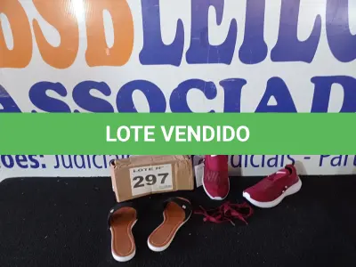 LOTE 297 - 02 – PARES DE CALÇADOS FEMININOS Nº 37 (NO ESTADO, NÃO SABEMOS SE FUNCIONA. LEILÃO NÃO TEM GARANTIA E NEM DEVOLUÇÃO, SUJEITO A POSSÍVEIS AVARIAS VISÍVEIS/OCULTAS E/OU AUSÊNCIA DE COMPONENTES)