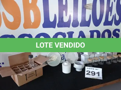 LOTE 291 - 25 – UTENSÍLIOS PARA COZINHA DE VIDRO DIVERSOS (APROXIMADAMENTE) (NO ESTADO, NÃO SABEMOS SE FUNCIONA. LEILÃO NÃO TEM GARANTIA E NEM DEVOLUÇÃO, SUJEITO A POSSÍVEIS AVARIAS VISÍVEIS/OCULTAS E/OU AUSÊNCIA DE COMPONENTES)