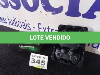 LOTE 345 - 01 - VÍDEO GAME STICK LITE COM 10.000 MIL JOGOS + 2 CONTROLES SEM FIO (NO ESTADO, NÃO SABEMOS SE FUNCIONA. LEILÃO NÃO TEM GARANTIA E NEM DEVOLUÇÃO, SUJEITO A POSSÍVEIS AVARIAS VISÍVEIS/OCULTAS E/OU AUSÊNCIA DE COMPONENTES)