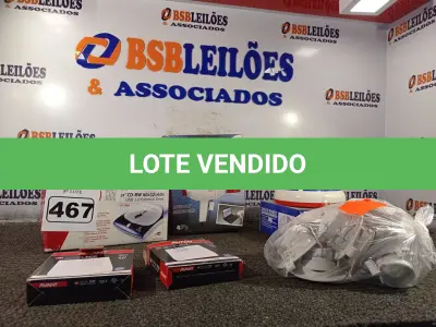 LOTE 467 - 01 SOPRADOR, 01 ROBÔ ASPIRADOR, 01 DVD EXTERNO E VÁRIAS LUMINÁRIAS. (NO ESTADO) ATENÇÃO! FAZER A VISITAÇÃO ANTES DE ARREMATAR, NÃO SABEMOS SE FUNCIONA. LEILÃO NÃO TEM GARANTIA E NEM DEVOLUÇÃO, SUJEITO A POSSÍVEIS AVARIAS VISÍVEIS/OCULTAS E/OU AUSÊNCIA DE COMPONENTES.