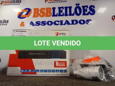 LOTE 502 - 01 DVR E 03 CÂMERAS DE SEGURANÇA. (NO ESTADO) ATENÇÃO! FAZER A VISITAÇÃO ANTES DE ARREMATAR, NÃO SABEMOS SE FUNCIONA. LEILÃO NÃO TEM GARANTIA E NEM DEVOLUÇÃO, SUJEITO A POSSÍVEIS AVARIAS VISÍVEIS/OCULTAS E/OU AUSÊNCIA DE COMPONENTES.