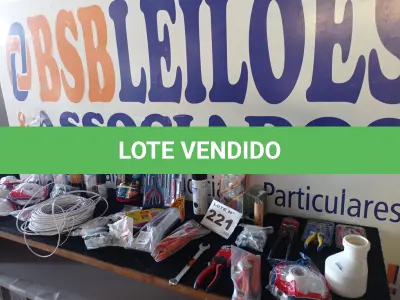 LOTE 221 - 40 – ITENS DE FERRAGISTA (APROXIMADAMENTE) (NO ESTADO, NÃO SABEMOS SE FUNCIONA. LEILÃO NÃO TEM GARANTIA E NEM DEVOLUÇÃO, SUJEITO A POSSÍVEIS AVARIAS VISÍVEIS/OCULTAS E/OU AUSÊNCIA DE COMPONENTES)