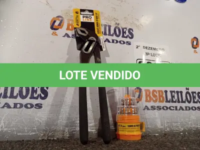 LOTE 290 - 01 ALICATE BOMBA D’AGUA 10” E 01 KIT DE CHAVES DE PRECISÃO. (NO ESTADO) ATENÇÃO! FAZER A VISITAÇÃO ANTES DE ARREMATAR, NÃO SABEMOS SE FUNCIONA. LEILÃO NÃO TEM GARANTIA E NEM DEVOLUÇÃO, SUJEITO A POSSÍVEIS AVARIAS VISÍVEIS/OCULTAS E/OU AUSÊNCIA DE COMPONENTES.
