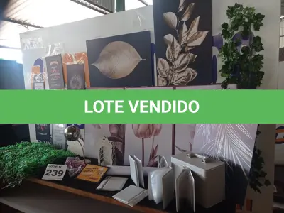 LOTE 239 - 20- ITENS DE DECORAÇÃO DIVERSOS (APROXIMADAMENTE)(NO ESTADO, NÃO SABEMOS SE FUNCIONA. LEILÃO NÃO TEM GARANTIA E NEM DEVOLUÇÃO, SUJEITO A POSSÍVEIS AVARIAS VISÍVEIS/OCULTAS E/OU AUSÊNCIA DE COMPONENTES)