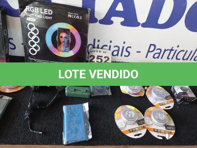 LOTE 252 - 20 – ACESSÓRIOS PARA INFORMÁTICA/CELULARES (APROXIMADAMENTE) (NO ESTADO, NÃO SABEMOS SE FUNCIONA. LEILÃO NÃO TEM GARANTIA E NEM DEVOLUÇÃO, SUJEITO A POSSÍVEIS AVARIAS VISÍVEIS/OCULTAS E/OU AUSÊNCIA DE COMPONENTES)