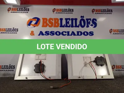 LOTE 451 - 02 PAINÉIS SOLARES 18V 10W.  (NO ESTADO) ATENÇÃO! FAZER A VISITAÇÃO ANTES DE ARREMATAR, NÃO SABEMOS SE FUNCIONA. LEILÃO NÃO TEM GARANTIA E NEM DEVOLUÇÃO, SUJEITO A POSSÍVEIS AVARIAS VISÍVEIS/OCULTAS E/OU AUSÊNCIA DE COMPONENTES.