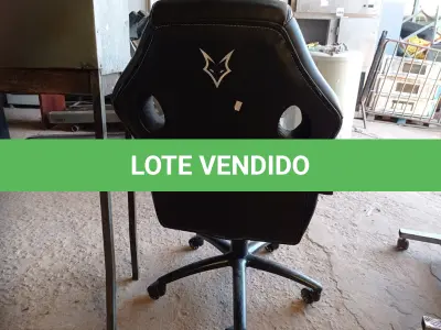 LOTE 469 - 01 CADEIRA GAMER. (NO ESTADO) ATENÇÃO! FAZER A VISITAÇÃO ANTES DE ARREMATAR, NÃO SABEMOS SE FUNCIONA. LEILÃO NÃO TEM GARANTIA E NEM DEVOLUÇÃO, SUJEITO A POSSÍVEIS AVARIAS VISÍVEIS/OCULTAS E/OU AUSÊNCIA DE COMPONENTES.