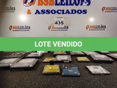 LOTE 435 - 01 LOTE COM VÁRIOS HARD DISC MARCAS E MODELOS DIVERSOS. (NO ESTADO) ATENÇÃO! FAZER A VISITAÇÃO ANTES DE ARREMATAR, NÃO SABEMOS SE FUNCIONA. LEILÃO NÃO TEM GARANTIA E NEM DEVOLUÇÃO, SUJEITO A POSSÍVEIS AVARIAS VISÍVEIS/OCULTAS E/OU AUSÊNCIA DE COMPONENTES.