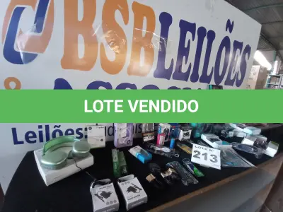 LOTE 213 - 30- ACESSÓRIOS INFORMÁTICA/CELULARES DIVERSOS (APROXIMADAMENTE) (NO ESTADO, NÃO SABEMOS SE FUNCIONA. LEILÃO NÃO TEM GARANTIA E NEM DEVOLUÇÃO, SUJEITO A POSSÍVEIS AVARIAS VISÍVEIS/OCULTAS E/OU AUSÊNCIA DE COMPONENTES)