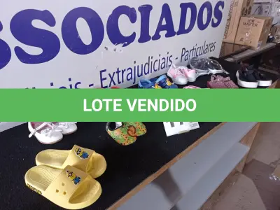 LOTE 170 - 10 - CALÇADOS INFANTIS (NO ESTADO, NÃO SABEMOS SE FUNCIONA. LEILÃO NÃO TEM GARANTIA E NEM DEVOLUÇÃO, SUJEITO A POSSÍVEIS AVARIAS VISÍVEIS/OCULTAS E/OU AUSÊNCIA DE COMPONENTES)