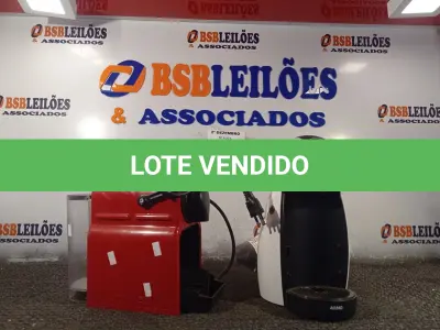 LOTE 511 - 02 CAFETEIRAS MARCAS E MODELOS DIVERSOS. (NO ESTADO) ATENÇÃO! FAZER A VISITAÇÃO ANTES DE ARREMATAR, NÃO SABEMOS SE FUNCIONA. LEILÃO NÃO TEM GARANTIA E NEM DEVOLUÇÃO, SUJEITO A POSSÍVEIS AVARIAS VISÍVEIS/OCULTAS E/OU AUSÊNCIA DE COMPONENTES.