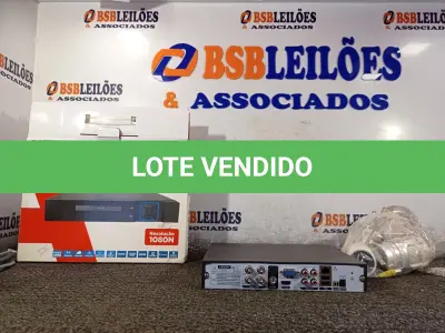 LOTE 450 - 01 DVR E 03 CÂMERAS DE SEGURANÇA. (NO ESTADO) ATENÇÃO! FAZER A VISITAÇÃO ANTES DE ARREMATAR, NÃO SABEMOS SE FUNCIONA. LEILÃO NÃO TEM GARANTIA E NEM DEVOLUÇÃO, SUJEITO A POSSÍVEIS AVARIAS VISÍVEIS/OCULTAS E/OU AUSÊNCIA DE COMPONENTES.