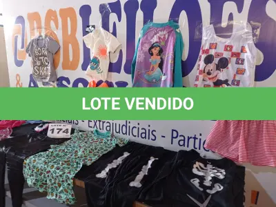 LOTE 174 - 42 – PEÇAS DE ROUPAS INFANTIS  (APROXIMADAMENTE)(NO ESTADO, NÃO SABEMOS SE FUNCIONA. LEILÃO NÃO TEM GARANTIA E NEM DEVOLUÇÃO, SUJEITO A POSSÍVEIS AVARIAS VISÍVEIS/OCULTAS E/OU AUSÊNCIA DE COMPONENTES)