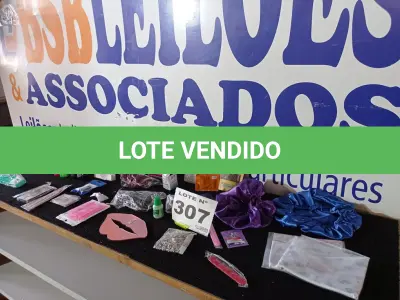 LOTE 307 - 50 – ITENS DE BELEZA DIVERSOS (APROXIMADAMENTE)(NO ESTADO, NÃO SABEMOS SE FUNCIONA. LEILÃO NÃO TEM GARANTIA E NEM DEVOLUÇÃO, SUJEITO A POSSÍVEIS AVARIAS VISÍVEIS/OCULTAS E/OU AUSÊNCIA DE COMPONENTES)