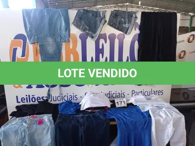 LOTE 171 - 35 – PEÇAS DE ROUPAS FEMININAS (APROXIMADAMENTE)(NO ESTADO, NÃO SABEMOS SE FUNCIONA. LEILÃO NÃO TEM GARANTIA E NEM DEVOLUÇÃO, SUJEITO A POSSÍVEIS AVARIAS VISÍVEIS/OCULTAS E/OU AUSÊNCIA DE COMPONENTES)