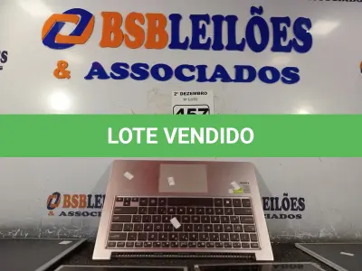 LOTE 457 - 01 PLACA MÃE DE NOTEBOOK E 04 TELAS DIVERSAS. (NO ESTADO) ATENÇÃO! FAZER A VISITAÇÃO ANTES DE ARREMATAR, NÃO SABEMOS SE FUNCIONA. LEILÃO NÃO TEM GARANTIA E NEM DEVOLUÇÃO, SUJEITO A POSSÍVEIS AVARIAS VISÍVEIS/OCULTAS E/OU AUSÊNCIA DE COMPONENTES.