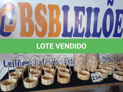 LOTE 234 - 36 – CESTAS DE MADEIRA  (APROXIMADAMENTE)(NO ESTADO, NÃO SABEMOS SE FUNCIONA. LEILÃO NÃO TEM GARANTIA E NEM DEVOLUÇÃO, SUJEITO A POSSÍVEIS AVARIAS VISÍVEIS/OCULTAS E/OU AUSÊNCIA DE COMPONENTES)