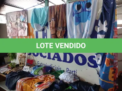 LOTE 287 - 32 – ITENS PARA FESTA DIVERSOS (APROXIMADAMENTE) (NO ESTADO, NÃO SABEMOS SE FUNCIONA. LEILÃO NÃO TEM GARANTIA E NEM DEVOLUÇÃO, SUJEITO A POSSÍVEIS AVARIAS VISÍVEIS/OCULTAS E/OU AUSÊNCIA DE COMPONENTES)