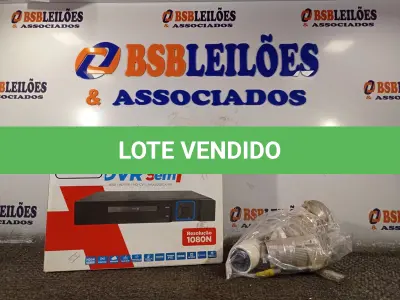 LOTE 450 - 01 DVR E 03 CÂMERAS DE SEGURANÇA. (NO ESTADO) ATENÇÃO! FAZER A VISITAÇÃO ANTES DE ARREMATAR, NÃO SABEMOS SE FUNCIONA. LEILÃO NÃO TEM GARANTIA E NEM DEVOLUÇÃO, SUJEITO A POSSÍVEIS AVARIAS VISÍVEIS/OCULTAS E/OU AUSÊNCIA DE COMPONENTES.