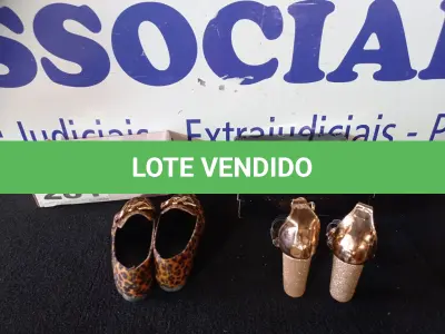 LOTE 281 - 02 – PARES DE CALÇADOS FEMININO Nº 37 (NO ESTADO, NÃO SABEMOS SE FUNCIONA. LEILÃO NÃO TEM GARANTIA E NEM DEVOLUÇÃO, SUJEITO A POSSÍVEIS AVARIAS VISÍVEIS/OCULTAS E/OU AUSÊNCIA DE COMPONENTES)