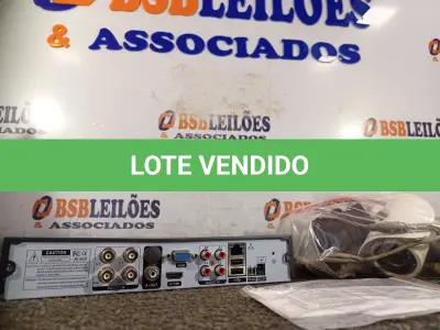 LOTE 429 - 01 DVR E 03 CÂMERAS DE SEGURANÇA. (NO ESTADO) ATENÇÃO! FAZER A VISITAÇÃO ANTES DE ARREMATAR, NÃO SABEMOS SE FUNCIONA. LEILÃO NÃO TEM GARANTIA E NEM DEVOLUÇÃO, SUJEITO A POSSÍVEIS AVARIAS VISÍVEIS/OCULTAS E/OU AUSÊNCIA DE COMPONENTES.