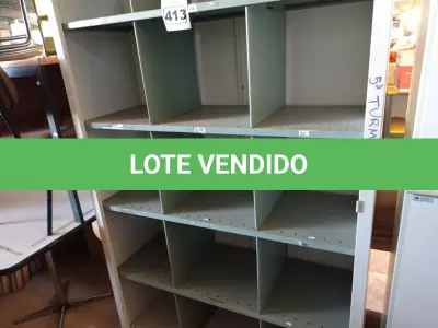 LOTE 413 - 01 ARMÁRIO ROUPEIRO INCOMPLETO. (NO ESTADO) ATENÇÃO! FAZER A VISITAÇÃO ANTES DE ARREMATAR, NÃO SABEMOS SE FUNCIONA. LEILÃO NÃO TEM GARANTIA E NEM DEVOLUÇÃO, SUJEITO A POSSÍVEIS AVARIAS VISÍVEIS/OCULTAS E/OU AUSÊNCIA DE COMPONENTES.