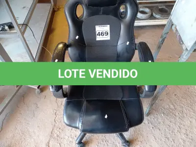 LOTE 469 - 01 CADEIRA GAMER. (NO ESTADO) ATENÇÃO! FAZER A VISITAÇÃO ANTES DE ARREMATAR, NÃO SABEMOS SE FUNCIONA. LEILÃO NÃO TEM GARANTIA E NEM DEVOLUÇÃO, SUJEITO A POSSÍVEIS AVARIAS VISÍVEIS/OCULTAS E/OU AUSÊNCIA DE COMPONENTES.