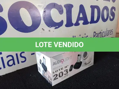 LOTE 203 - 01 - SISTEMA DE SOM E ILUMINAÇÃO SEM FIO (NO ESTADO, NÃO SABEMOS SE FUNCIONA. LEILÃO NÃO TEM GARANTIA E NEM DEVOLUÇÃO, SUJEITO A POSSÍVEIS AVARIAS VISÍVEIS/OCULTAS E/OU AUSÊNCIA DE COMPONENTES)