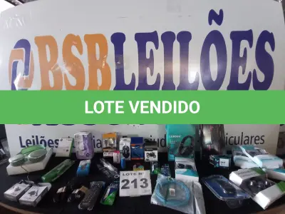 LOTE 213 - 30- ACESSÓRIOS INFORMÁTICA/CELULARES DIVERSOS (APROXIMADAMENTE) (NO ESTADO, NÃO SABEMOS SE FUNCIONA. LEILÃO NÃO TEM GARANTIA E NEM DEVOLUÇÃO, SUJEITO A POSSÍVEIS AVARIAS VISÍVEIS/OCULTAS E/OU AUSÊNCIA DE COMPONENTES)