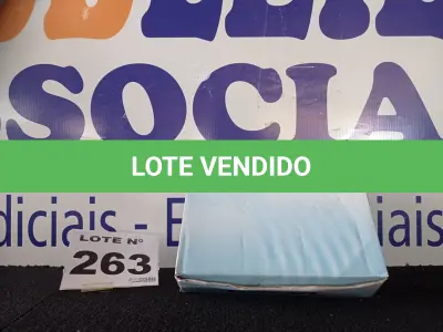 LOTE 263 - 01 - CHUVEIRO DE TETO DOCOL CROMADO (NO ESTADO, NÃO SABEMOS SE FUNCIONA. LEILÃO NÃO TEM GARANTIA E NEM DEVOLUÇÃO, SUJEITO A POSSÍVEIS AVARIAS VISÍVEIS/OCULTAS E/OU AUSÊNCIA DE COMPONENTES)