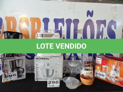 LOTE 296 - 01 BATEDEIRA PLANETÁRIA MONDIAL – 01 PROCESSADOR PHILIPS WALITA – 01 CAFETEIRA MONDIAL (NO ESTADO, NÃO SABEMOS SE FUNCIONA. LEILÃO NÃO TEM GARANTIA E NEM DEVOLUÇÃO, SUJEITO A POSSÍVEIS AVARIAS VISÍVEIS/OCULTAS E/OU AUSÊNCIA DE COMPONENTES)