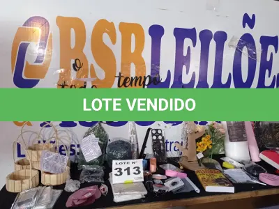 LOTE 313 - 70 – ITENS PAPELARIA E DECORAÇÃO DIVERSOS (APROXIMADAMENTE) (NO ESTADO, NÃO SABEMOS SE FUNCIONA. LEILÃO NÃO TEM GARANTIA E NEM DEVOLUÇÃO, SUJEITO A POSSÍVEIS AVARIAS VISÍVEIS/OCULTAS E/OU AUSÊNCIA DE COMPONENTES)