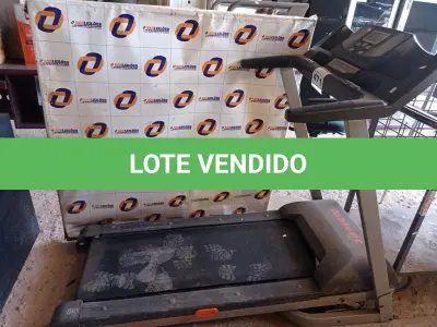 LOTE 471 - 01 ESTEIRA ATLETIC. (NO ESTADO) ATENÇÃO! FAZER A VISITAÇÃO ANTES DE ARREMATAR, NÃO SABEMOS SE FUNCIONA. LEILÃO NÃO TEM GARANTIA E NEM DEVOLUÇÃO, SUJEITO A POSSÍVEIS AVARIAS VISÍVEIS/OCULTAS E/OU AUSÊNCIA DE COMPONENTES.