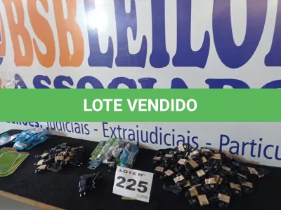 LOTE 225 - 120 - ITENS PARA CELULARES DIVERSOS (APROXIMADAMENTE) (NO ESTADO, NÃO SABEMOS SE FUNCIONA. LEILÃO NÃO TEM GARANTIA E NEM DEVOLUÇÃO, SUJEITO A POSSÍVEIS AVARIAS VISÍVEIS/OCULTAS E/OU AUSÊNCIA DE COMPONENTES)