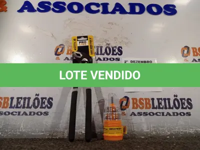 LOTE 290 - 01 ALICATE BOMBA D’AGUA 10” E 01 KIT DE CHAVES DE PRECISÃO. (NO ESTADO) ATENÇÃO! FAZER A VISITAÇÃO ANTES DE ARREMATAR, NÃO SABEMOS SE FUNCIONA. LEILÃO NÃO TEM GARANTIA E NEM DEVOLUÇÃO, SUJEITO A POSSÍVEIS AVARIAS VISÍVEIS/OCULTAS E/OU AUSÊNCIA DE COMPONENTES.