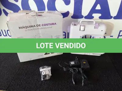 LOTE 285 - 01- MÁQUINA DE COSTURA MULTIFUNCIONAL 12 PONTOS BIVOLT (NO ESTADO, NÃO SABEMOS SE FUNCIONA. LEILÃO NÃO TEM GARANTIA E NEM DEVOLUÇÃO, SUJEITO A POSSÍVEIS AVARIAS VISÍVEIS/OCULTAS E/OU AUSÊNCIA DE COMPONENTES)